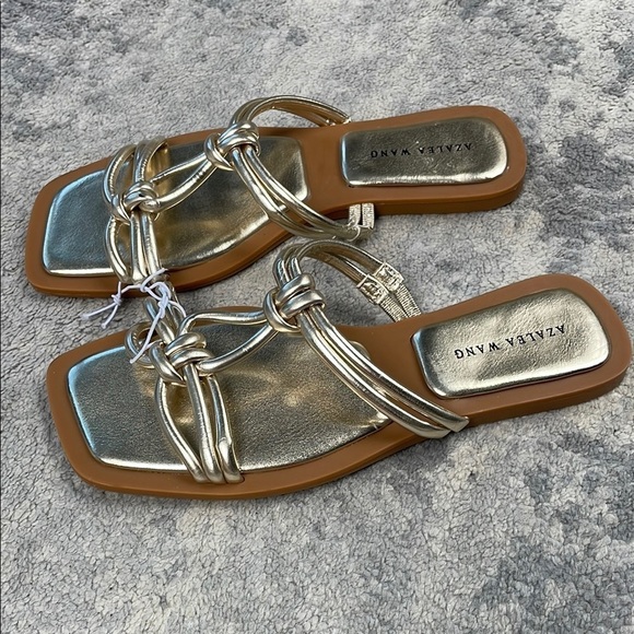 New Azalea Wang Stetson Sandals Gold Metallic Gladiator Strappy Flats Sz 7 - Picture 2 of 11